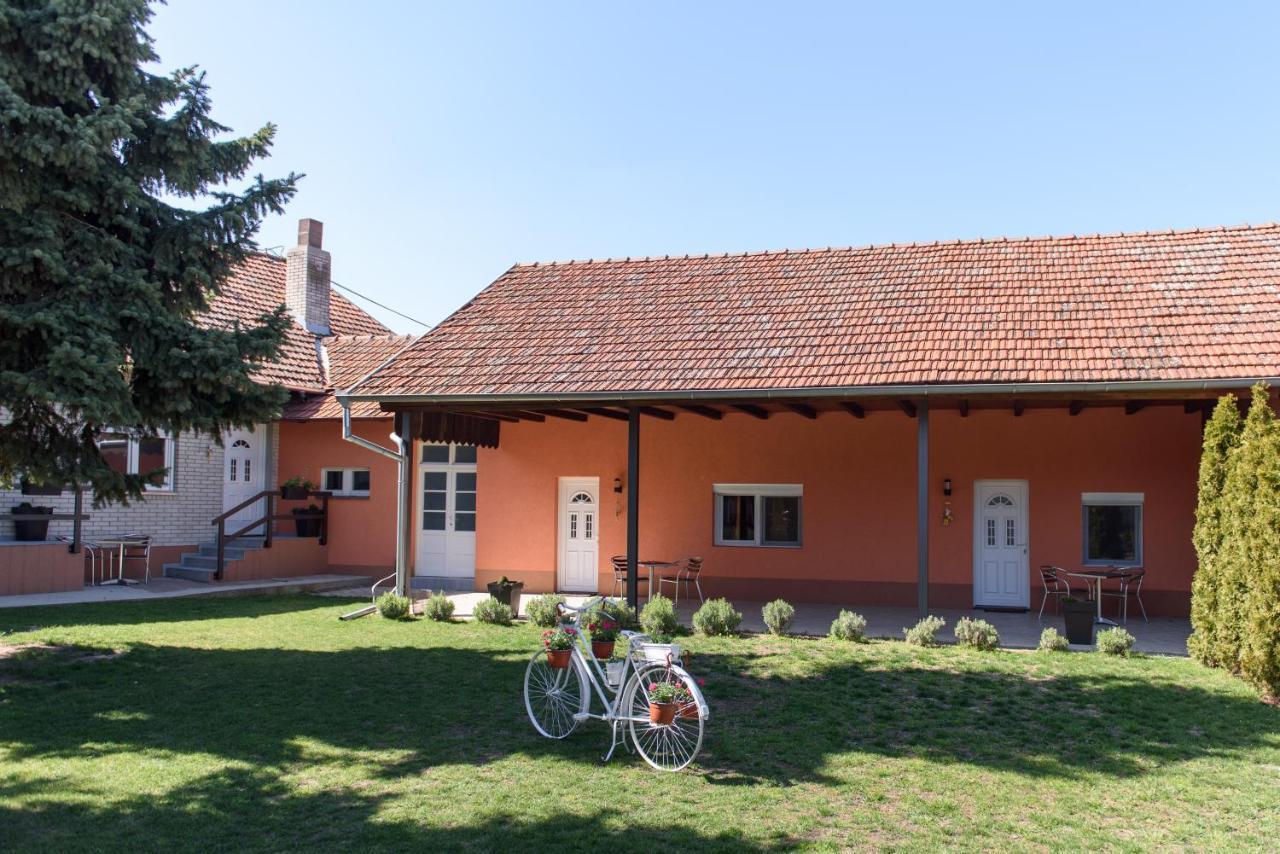 Dumalux Corner Subotica Exterior foto